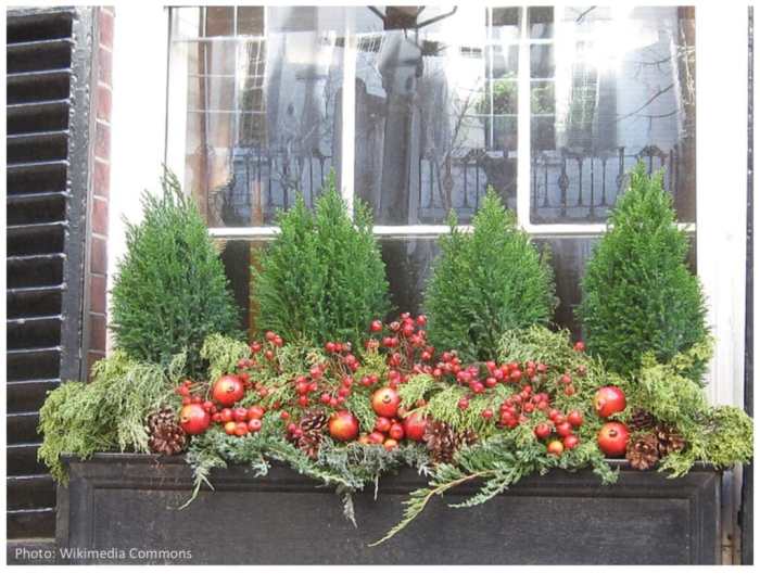 How to decorate outdoor window boxes for christmas