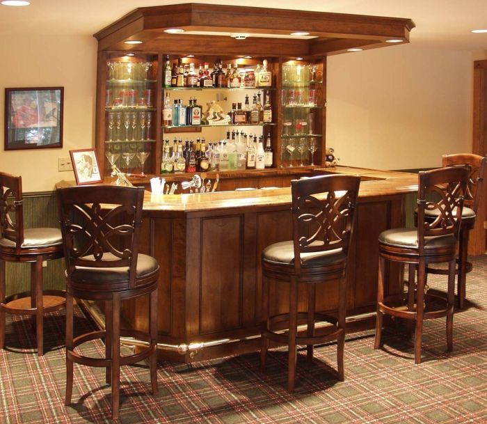 How to decorate a bar room