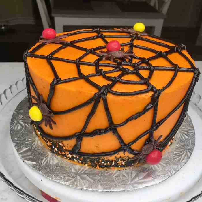 How to make spider web cake decoration