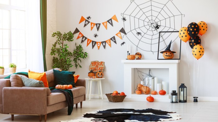 How to decorate a large room for halloween